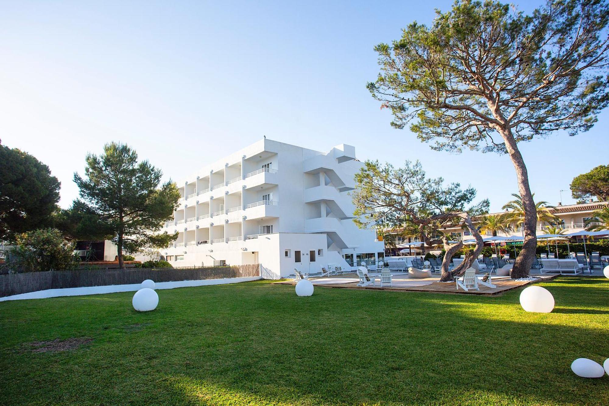 Bq Sarah -adults Only Hotel